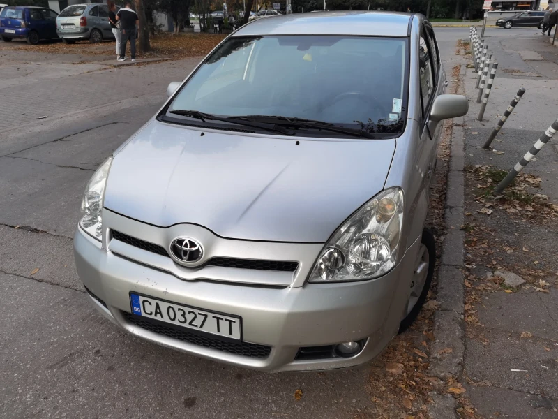 Toyota Corolla verso, снимка 3 - Автомобили и джипове - 47635198