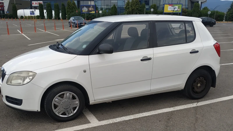 Skoda Fabia 1.4, снимка 2 - Автомобили и джипове - 47783938