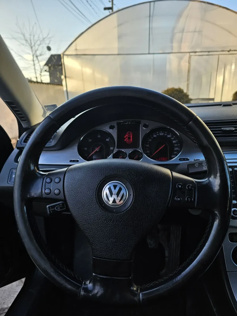 VW Passat, снимка 7 - Автомобили и джипове - 48954410