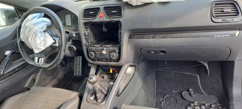 VW Scirocco 2.0TDI 6скорости, снимка 2 - Автомобили и джипове - 50160365