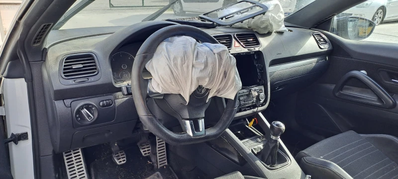 VW Scirocco 2.0TDI 6скорости, снимка 7 - Автомобили и джипове - 50160365