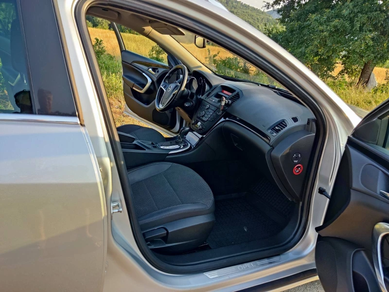 Opel Insignia, снимка 10 - Автомобили и джипове - 52516372