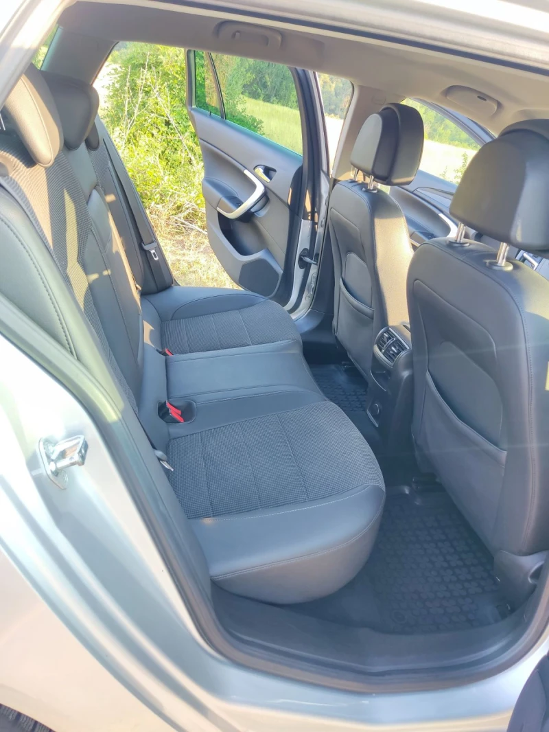 Opel Insignia, снимка 9 - Автомобили и джипове - 52516372