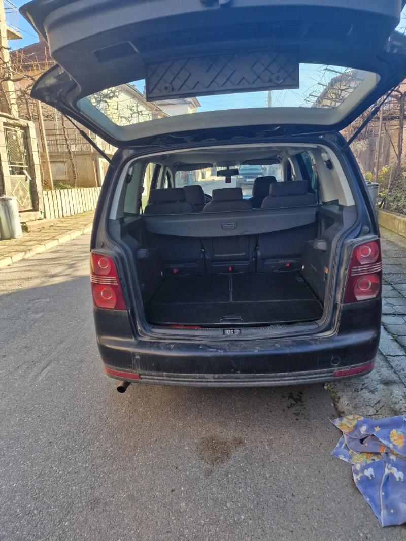 VW Touran, снимка 10 - Автомобили и джипове - 52735784