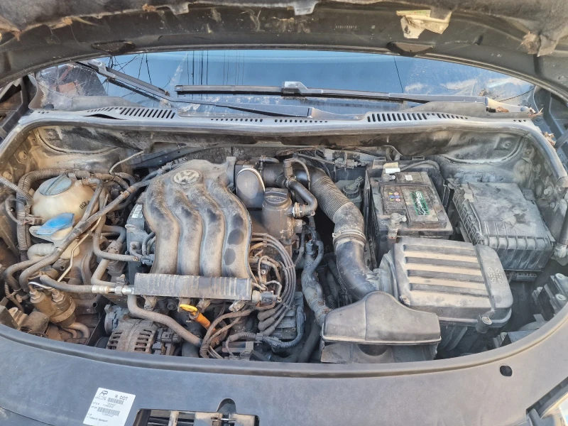 VW Touran, снимка 4 - Автомобили и джипове - 52735784