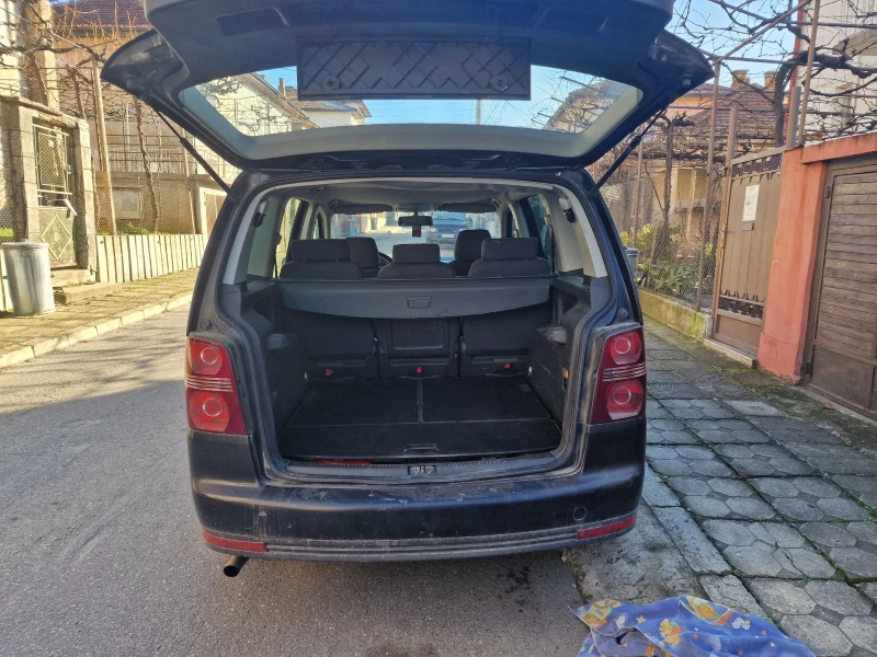 VW Touran, снимка 11 - Автомобили и джипове - 52735784