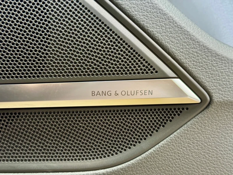 Audi A8 L 50TDI 3xS line 1-ви СОБСТВЕНИК, снимка 9 - Автомобили и джипове - 52928369