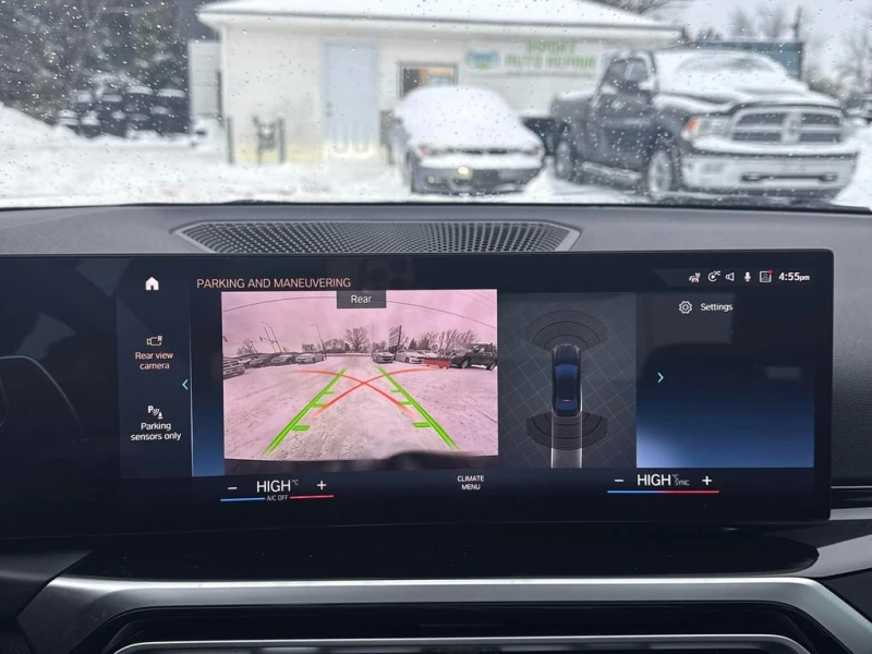 BMW 330 * 330i xDrive * CARFAX * БЕЗ ПЪРВОНАЧАЛНА ВНОСКА, снимка 14 - Автомобили и джипове - 53203580