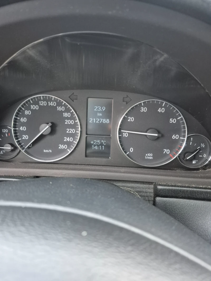 Mercedes-Benz C 180, снимка 4 - Автомобили и джипове - 53218934