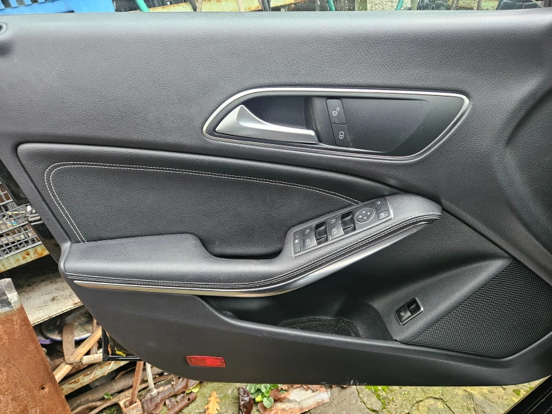 Mercedes-Benz CLA 200, снимка 4 - Автомобили и джипове - 53446727