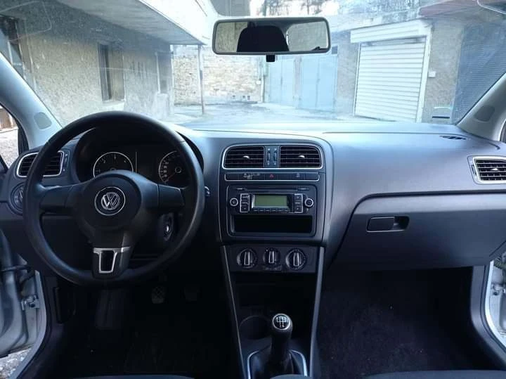 VW Polo, снимка 6 - Автомобили и джипове - 48444207