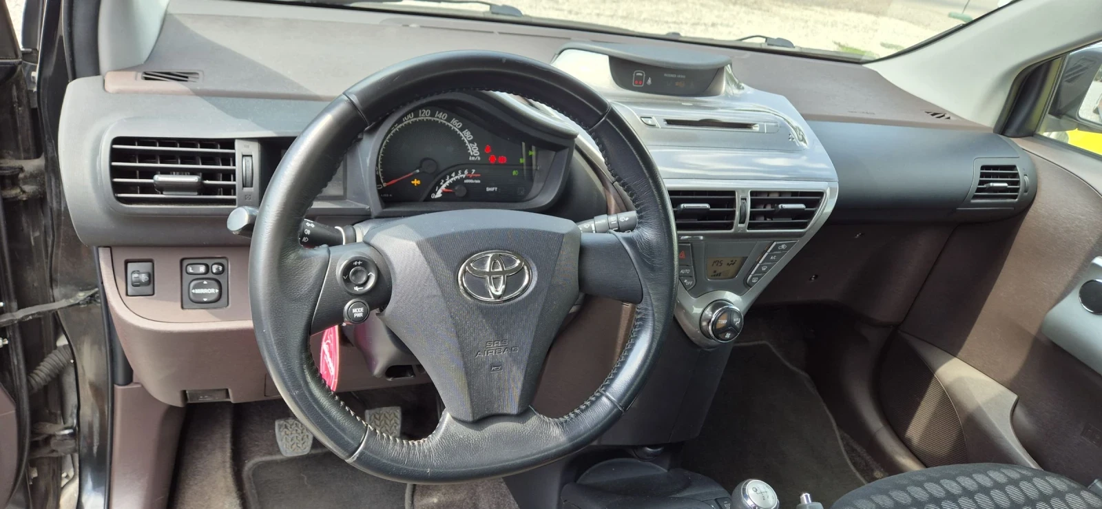 Toyota IQ 1.3VVTI-98кс.клима - изображение 10