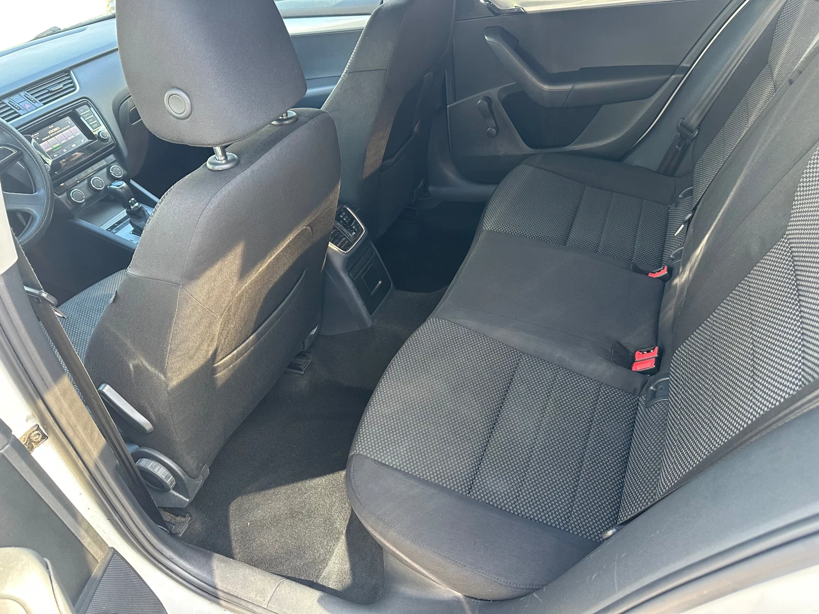 Skoda Octavia, снимка 12 - Автомобили и джипове - 47883191