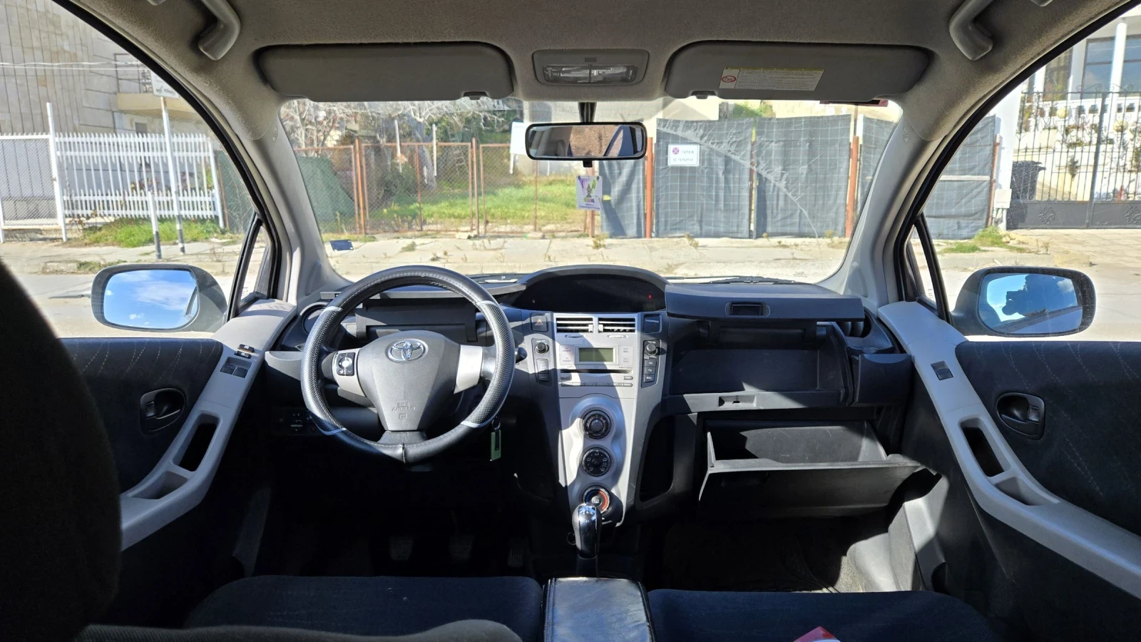 Toyota Yaris 1.3 АГУ КЛИМА - изображение 8