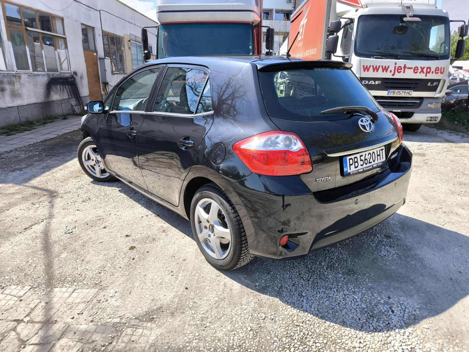 Toyota Auris  - изображение 2