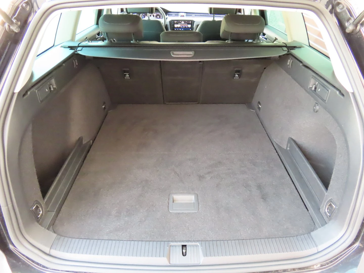 VW Passat Business 2.0 TDI SCR DSG - изображение 4