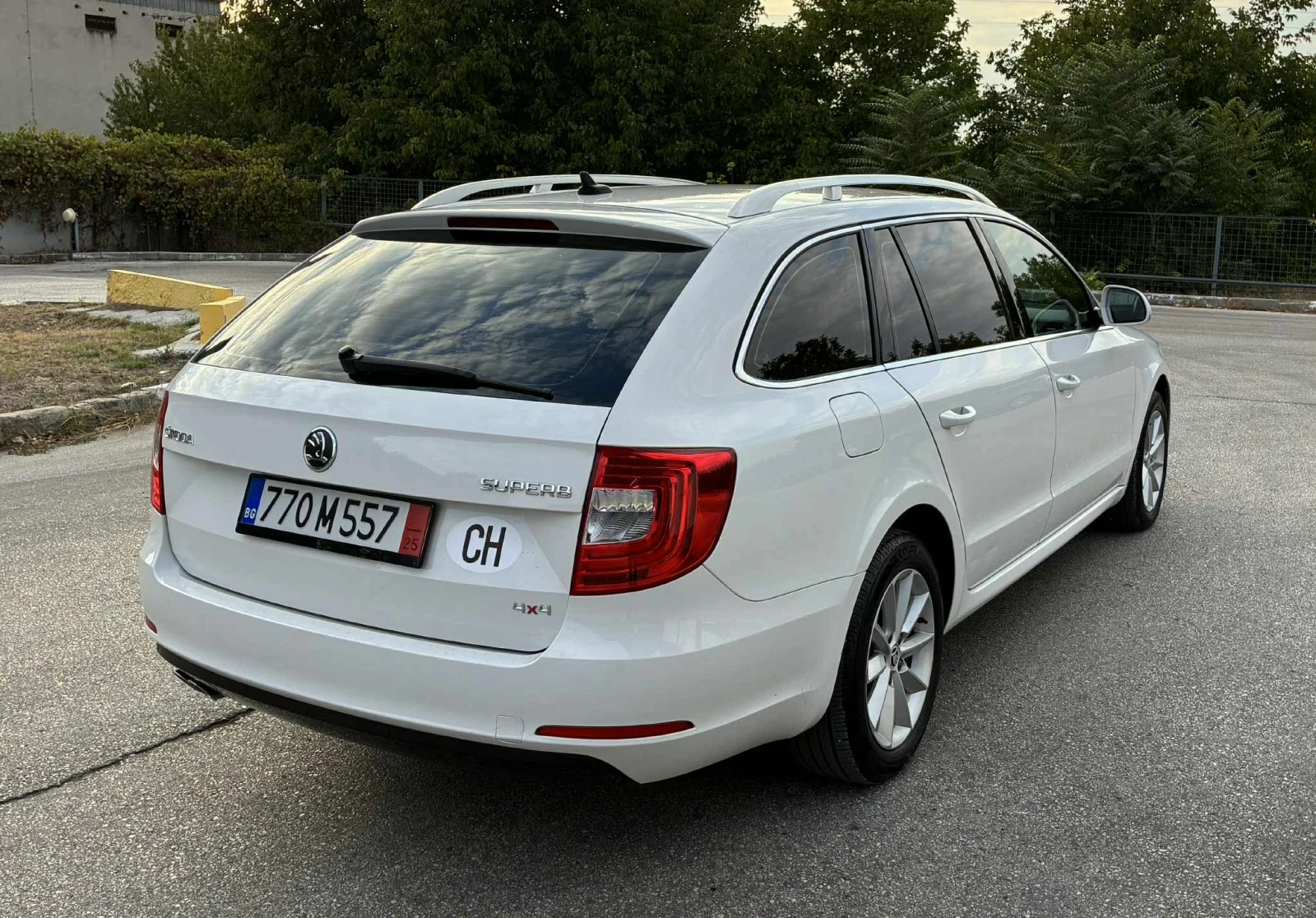 Skoda Superb 2.0 TDI/170/4X4 - изображение 8