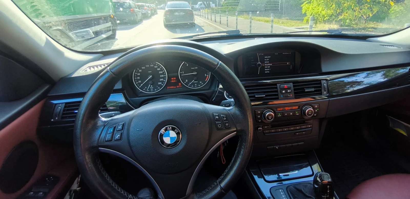 BMW 320 2.0 D 184 kc.SPORTS PACKAGE-Facelift -Automatick - изображение 10