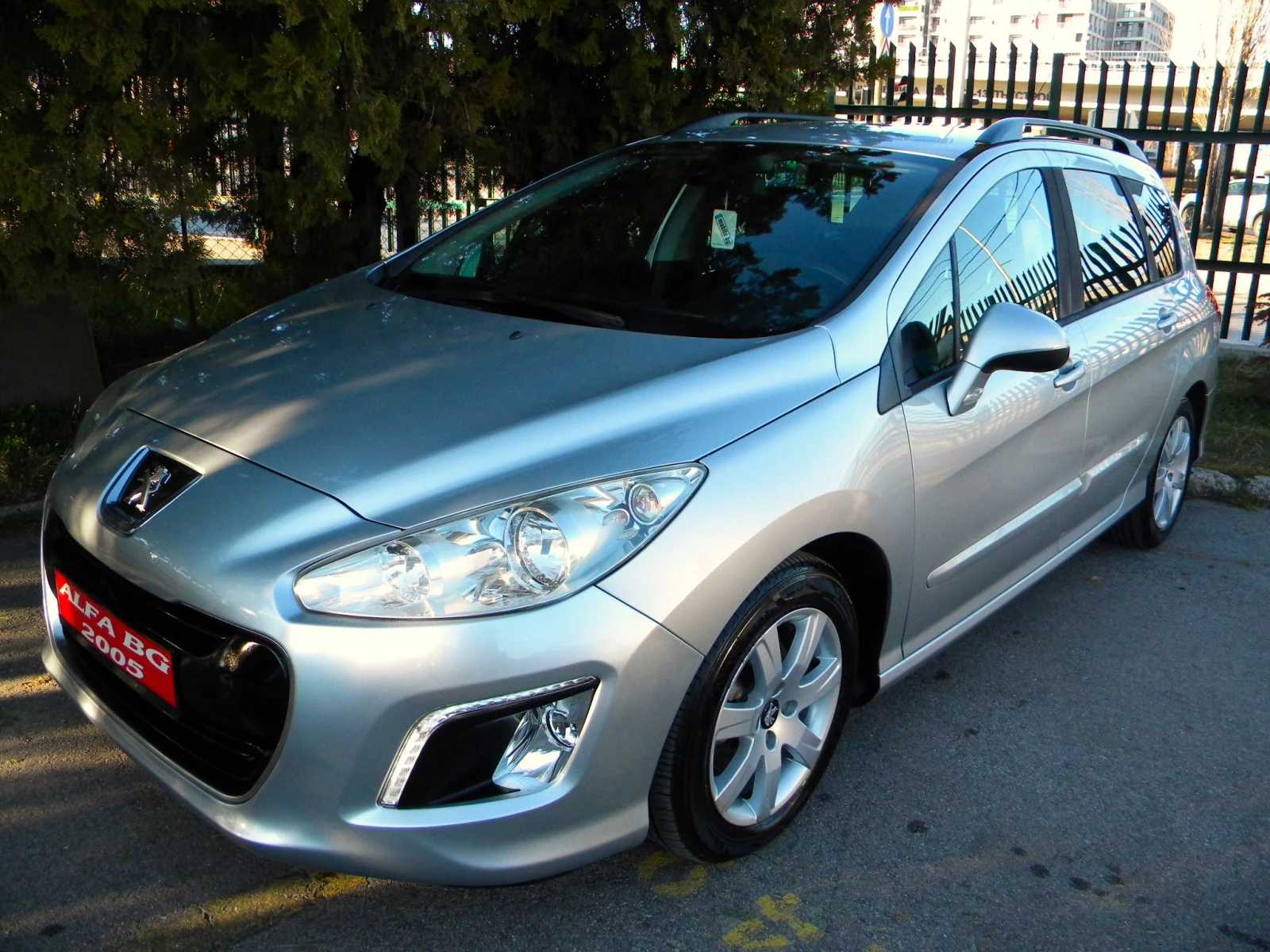 Peugeot 308 SW* 1.6ecoHDI-186000km- АВТОМАТИК-KATO НОВО  EURO5 - изображение 2