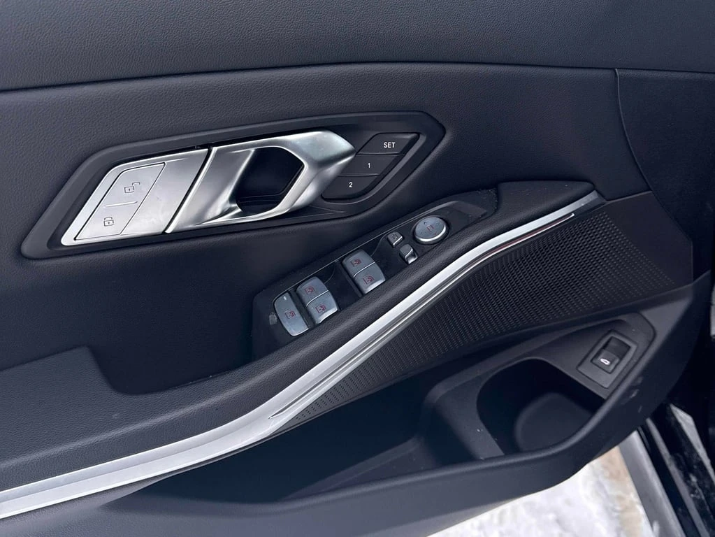 BMW 330 * 330i xDrive * CARFAX * ��� ������������ ������ | Mobile.bg � ����������� 13