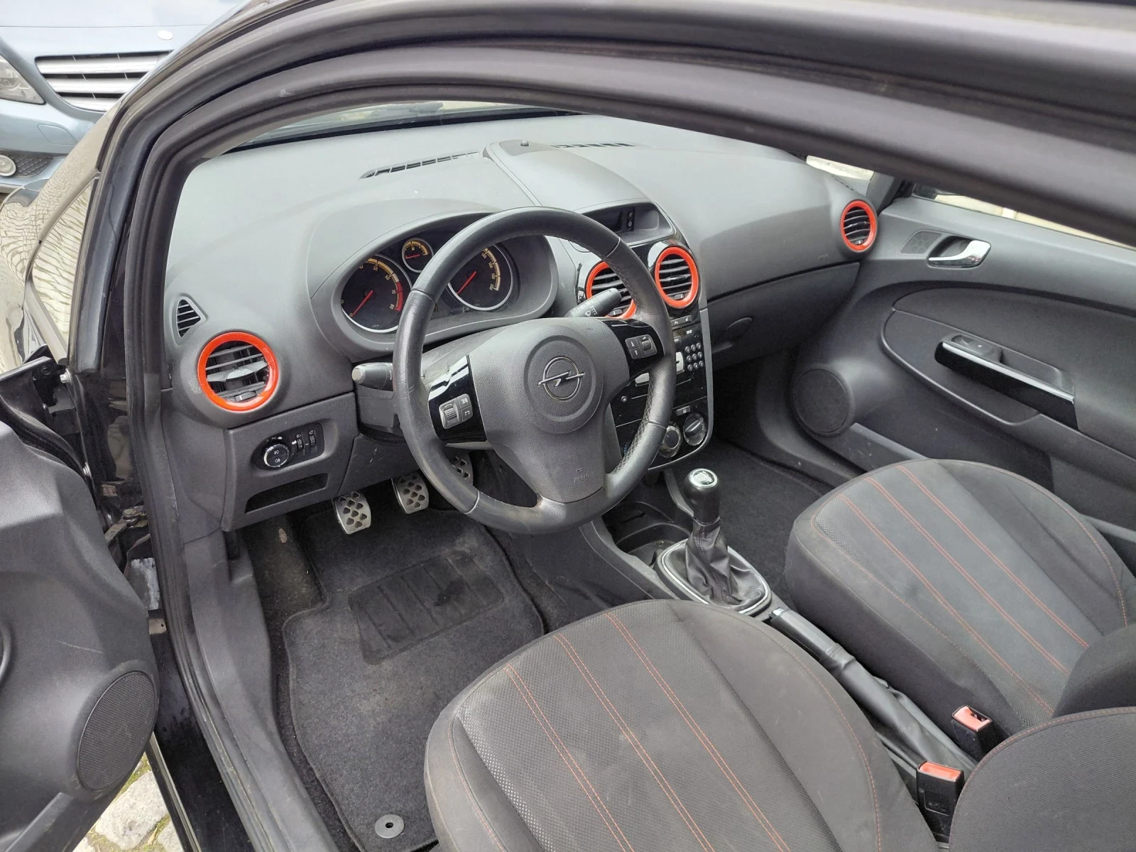 Opel Corsa 1.4, снимка 3 - Автомобили и джипове - 53917065