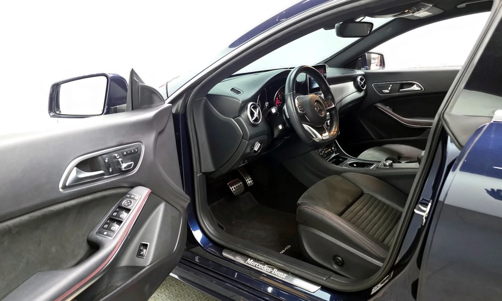 Mercedes-Benz CLA 220 2019* AMG PK* DYNAMIC* KEYLESS* КРАЙНА ЦЕНА, снимка 9 - Автомобили и джипове - 54170021