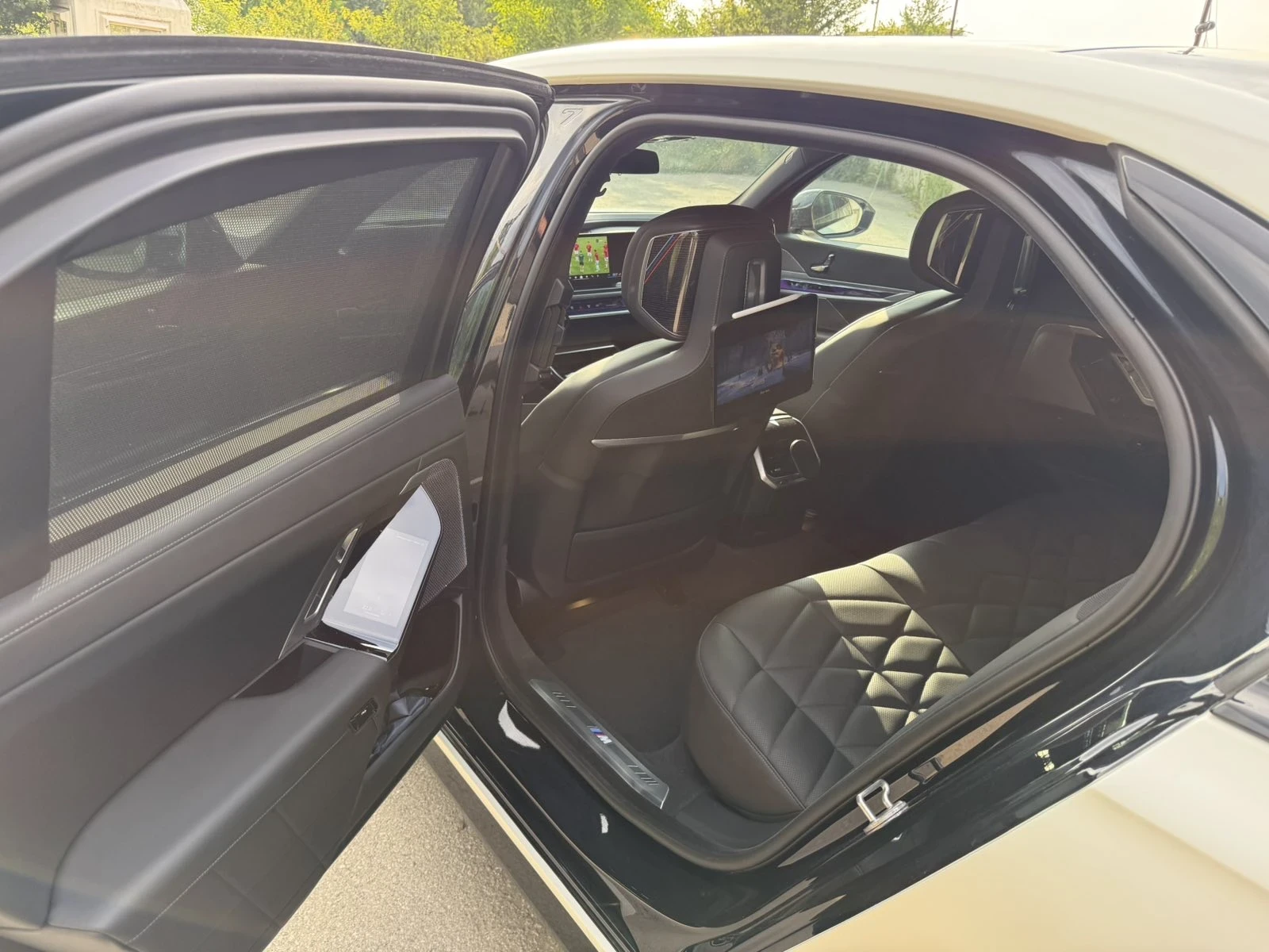 BMW 740 М Pack 3.0d * Перфектно състояние * Без забележки, снимка 9 - Автомобили и джипове - 54313793