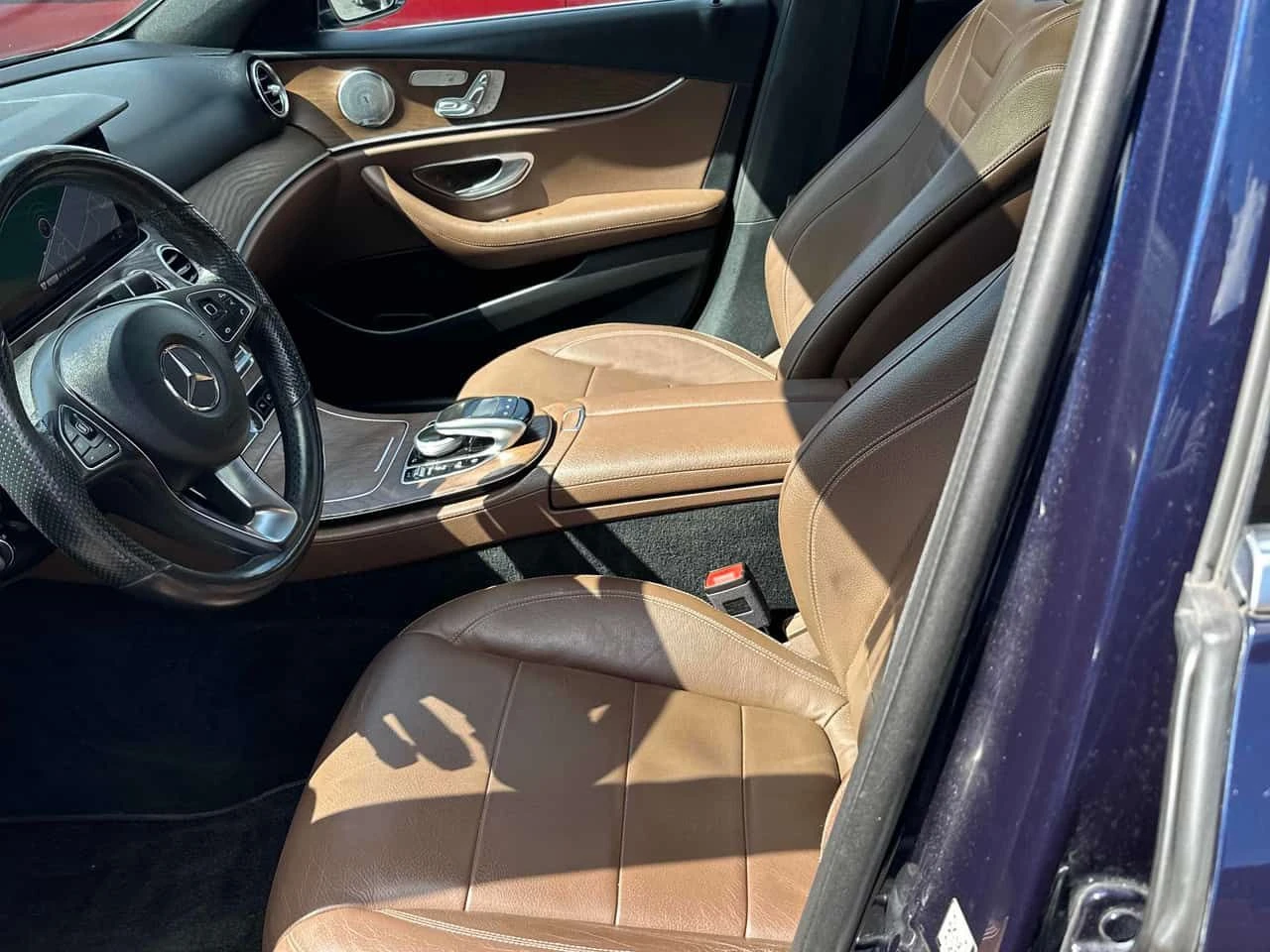 Mercedes-Benz E 400 4MATIC* BURMESTER* PANORAMA* 360* , снимка 16 - Автомобили и джипове - 54478452
