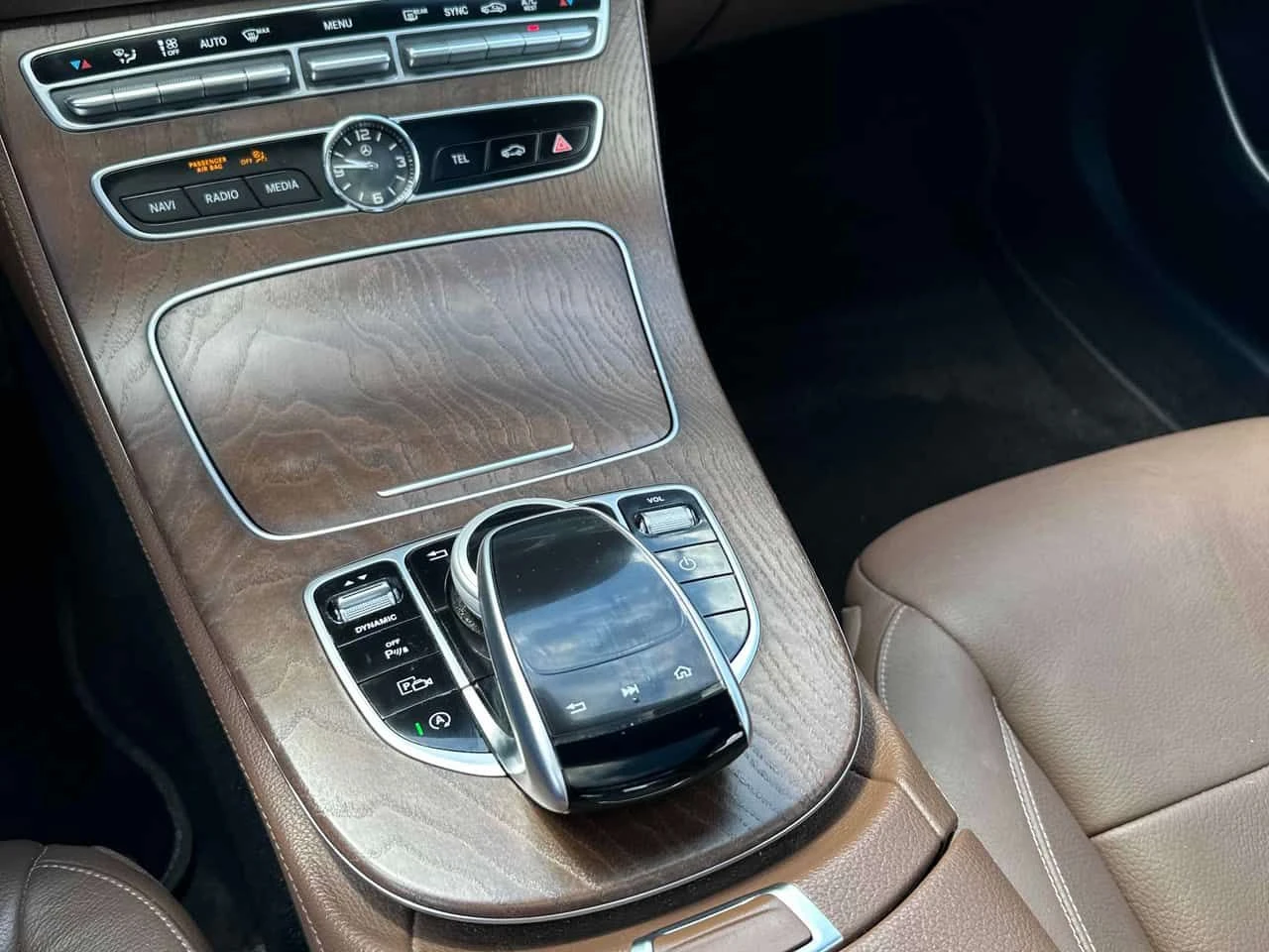 Mercedes-Benz E 400 4MATIC* BURMESTER* PANORAMA* 360* , снимка 10 - Автомобили и джипове - 54478452