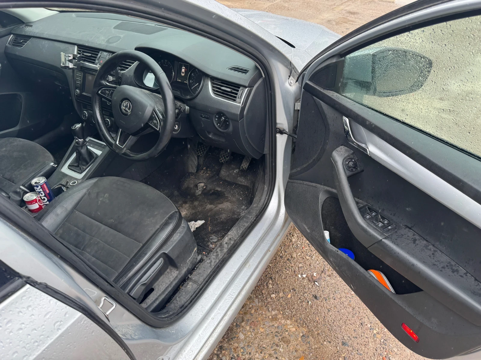Skoda Octavia 1.6tdi / ДИСТРОНИК / ПАРКТРОНИК / ТОП , снимка 9 - Автомобили и джипове - 54783839