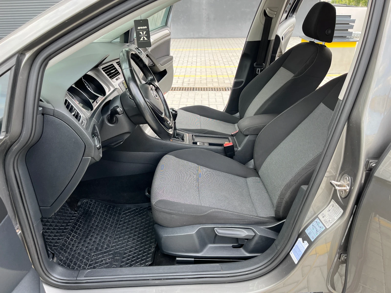 VW Golf Variant 1.6TDI/110/2016, снимка 13 - Автомобили и джипове - 55479300