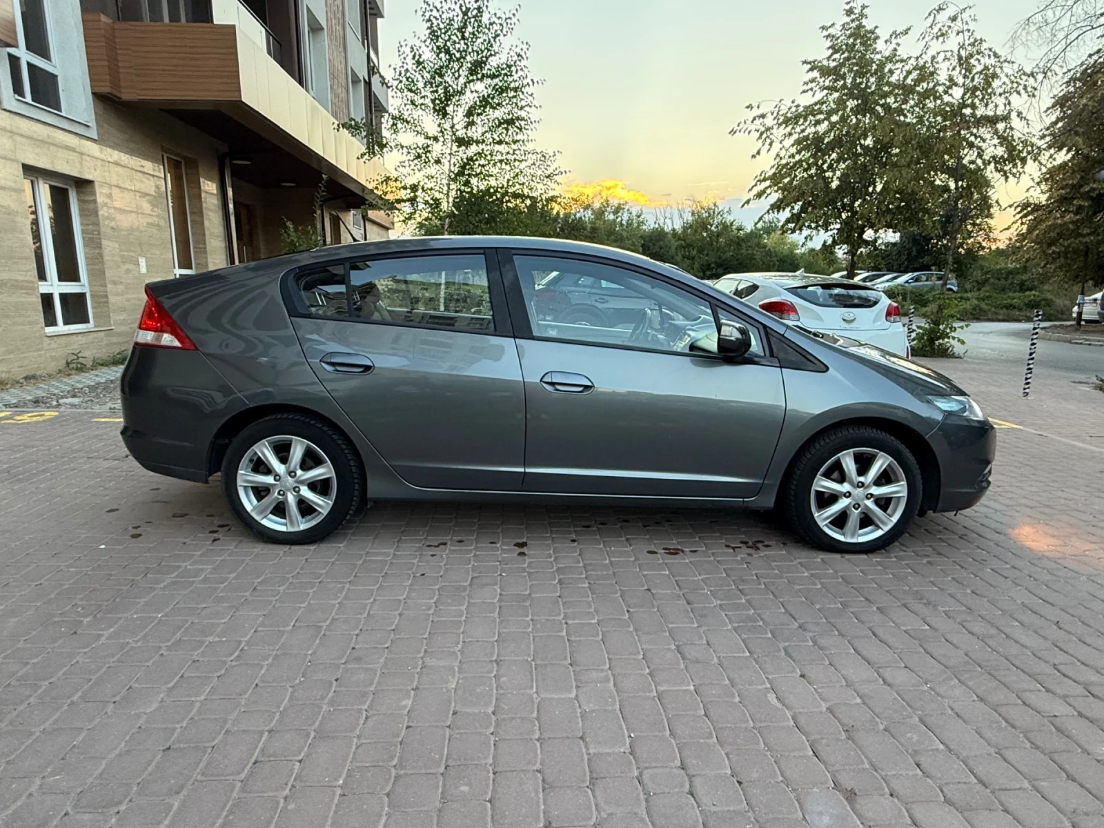 Honda Insight ТОП СЪСТОЯНИЕ, снимка 7 - Автомобили и джипове - 55591535