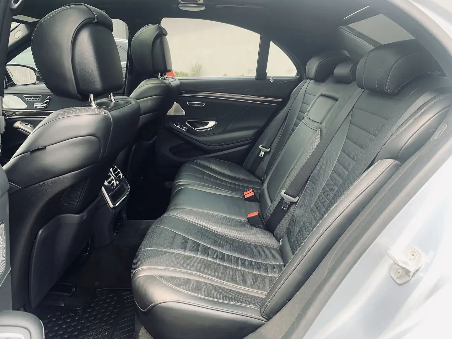 Mercedes-Benz S 550 BURMESTER 3D/SOFT/360 КАМЕРИ/ПАНОРАМА/ОБДУХВАНЕ/  , снимка 16 - Автомобили и джипове - 55791220