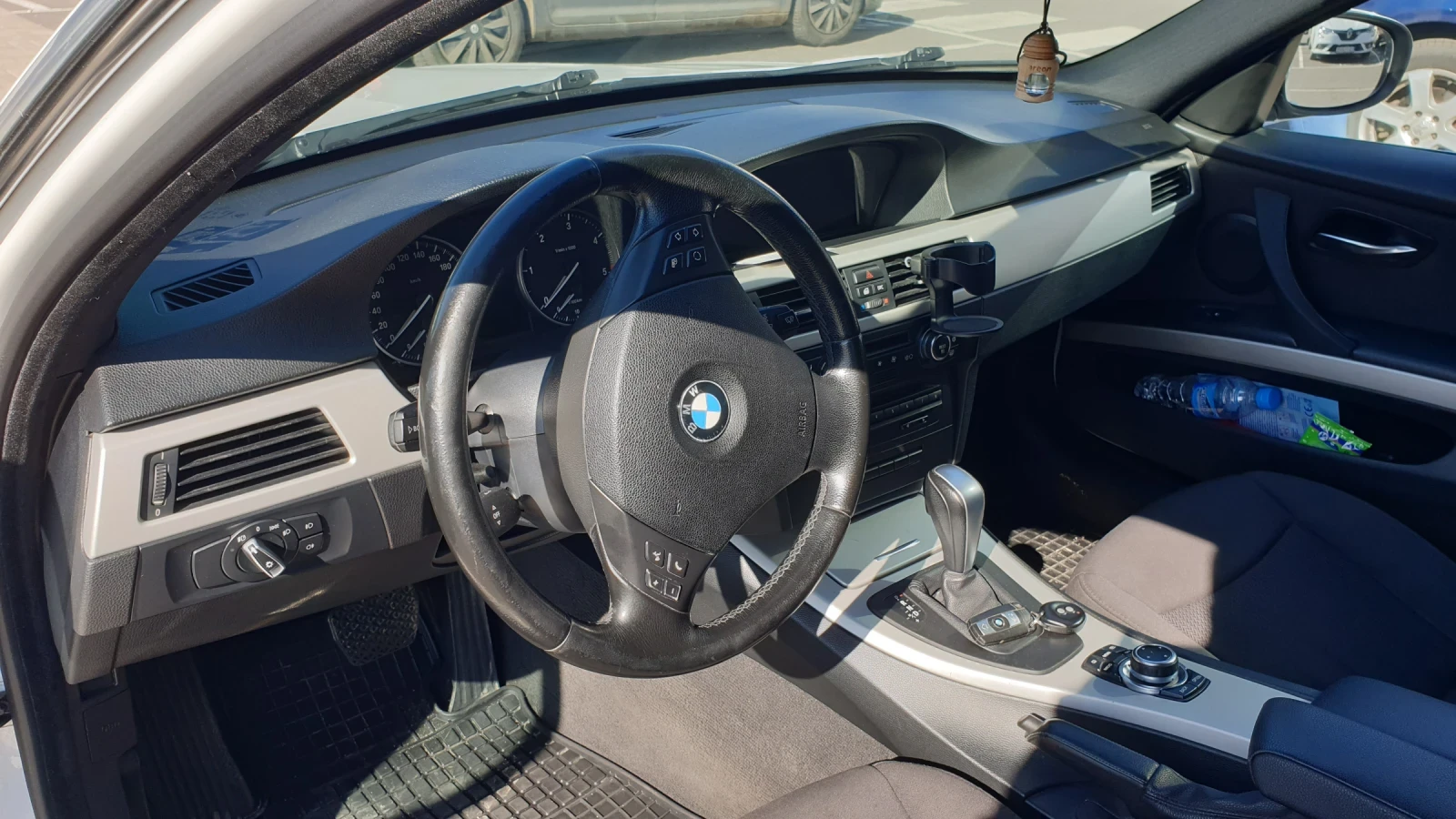 BMW 320 D, снимка 8 - Автомобили и джипове - 56513616