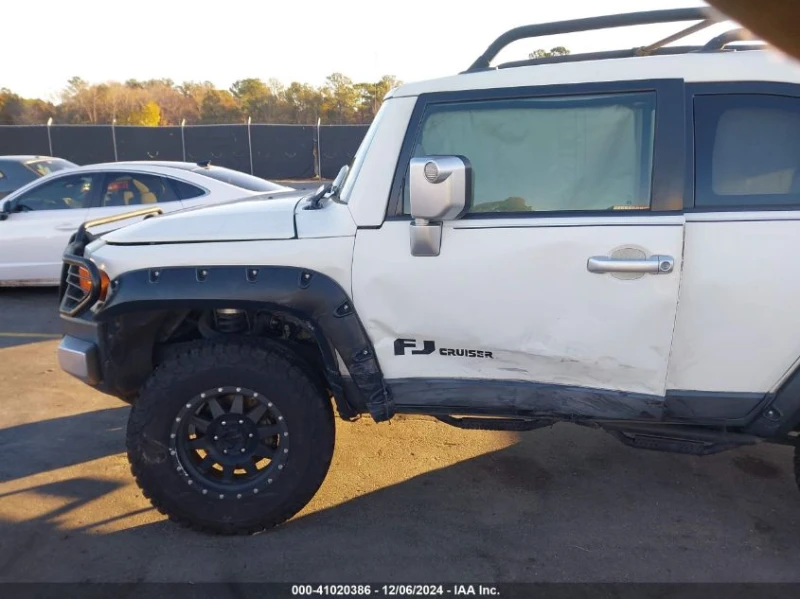 Toyota Fj cruiser 4x4 Сервизна история, снимка 7 - Автомобили и джипове - 48684006