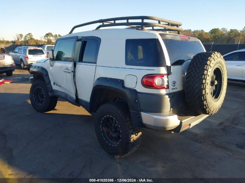 Toyota Fj cruiser 4x4 Сервизна история, снимка 5 - Автомобили и джипове - 48684006