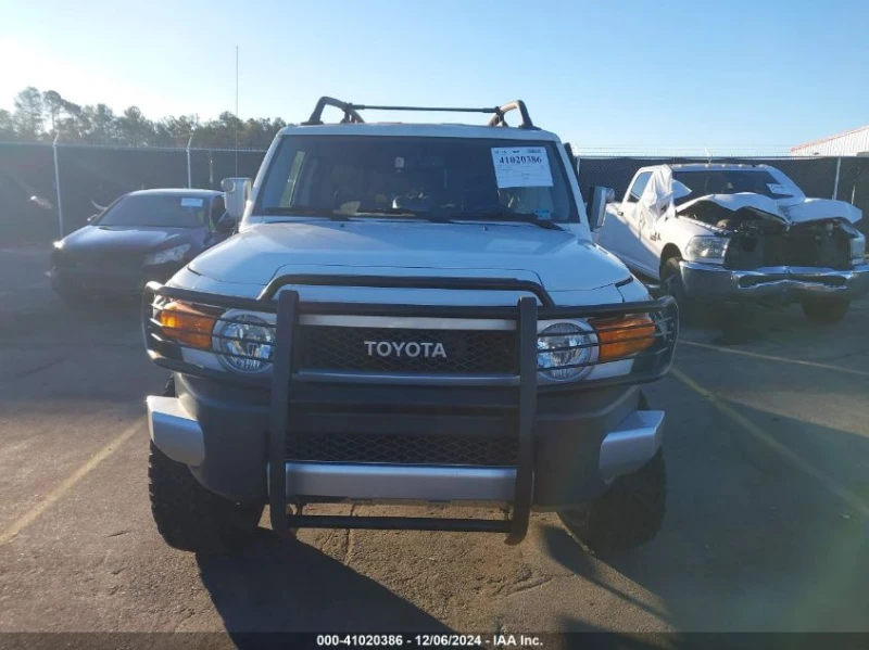 Toyota Fj cruiser 4x4 Сервизна история, снимка 3 - Автомобили и джипове - 48684006