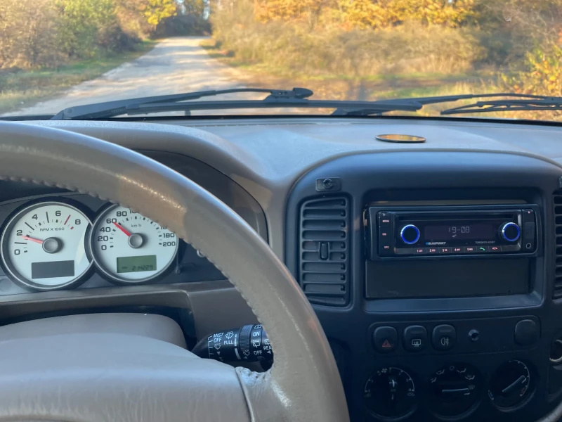 Ford Maverick EXKLUSIVE-2, 3 L-150 PS-4/4 -LEDER-KLIMA , снимка 14 - Автомобили и джипове - 52420991