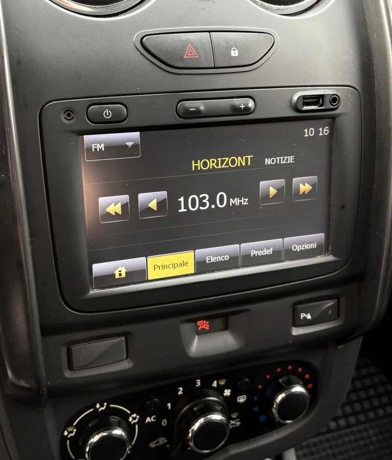 Dacia Duster 1.6i, GPL, FACELIFT, EURO 5B, TOP, снимка 13 - Автомобили и джипове - 52439790