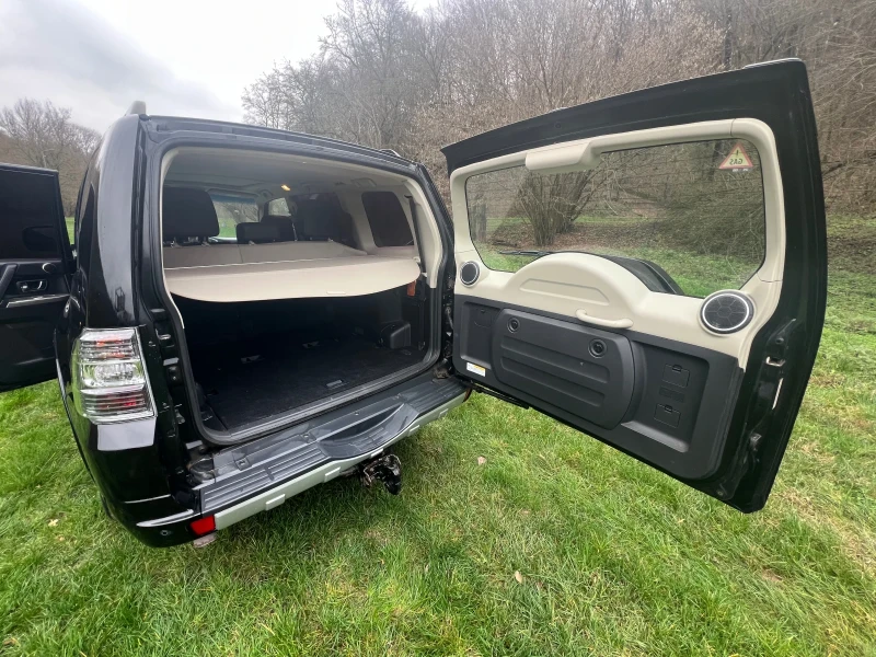 Mitsubishi Pajero Golden Laine, снимка 3 - Автомобили и джипове - 52729273