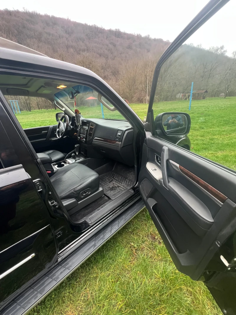Mitsubishi Pajero Golden Laine, снимка 6 - Автомобили и джипове - 52729273