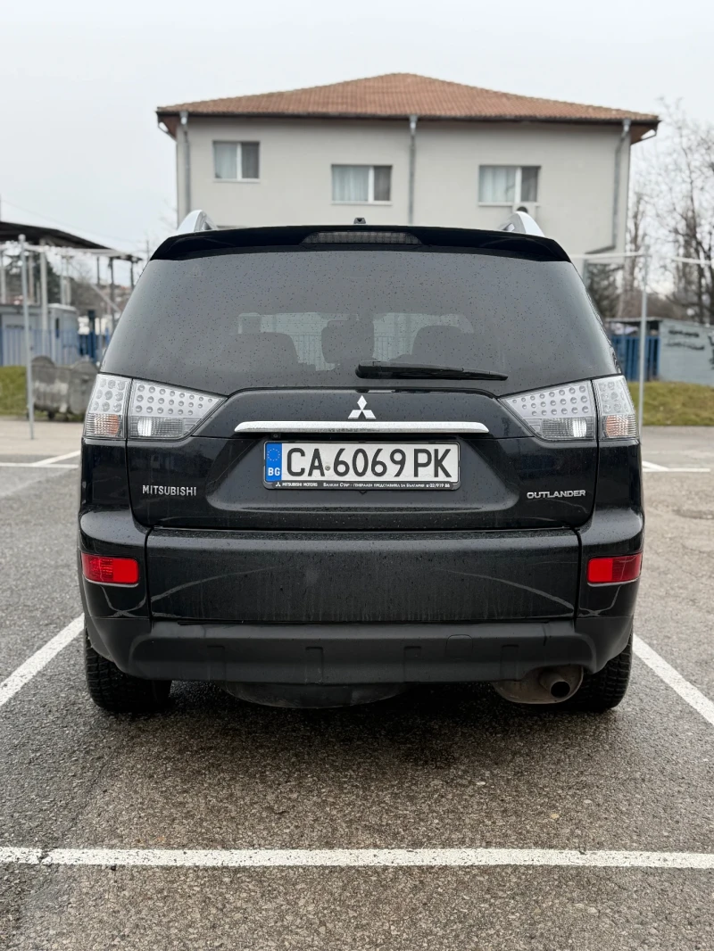 Mitsubishi Outlander, снимка 4 - Автомобили и джипове - 53283393