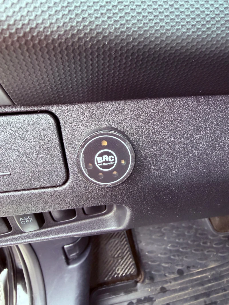 Mitsubishi Outlander, снимка 10 - Автомобили и джипове - 53283393