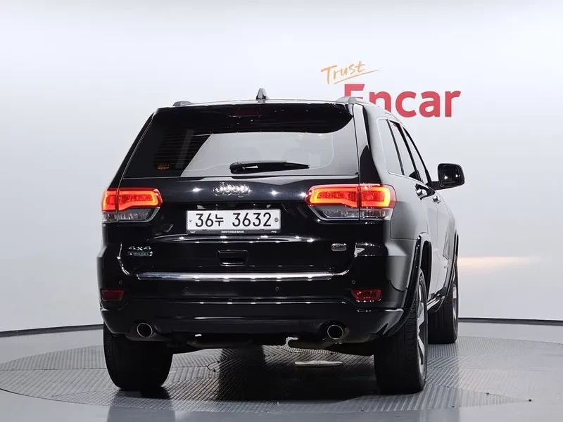 Jeep Cherokee 3.0D AWD Overland - САМО 30% АВАНС, снимка 4 - Автомобили и джипове - 55662012