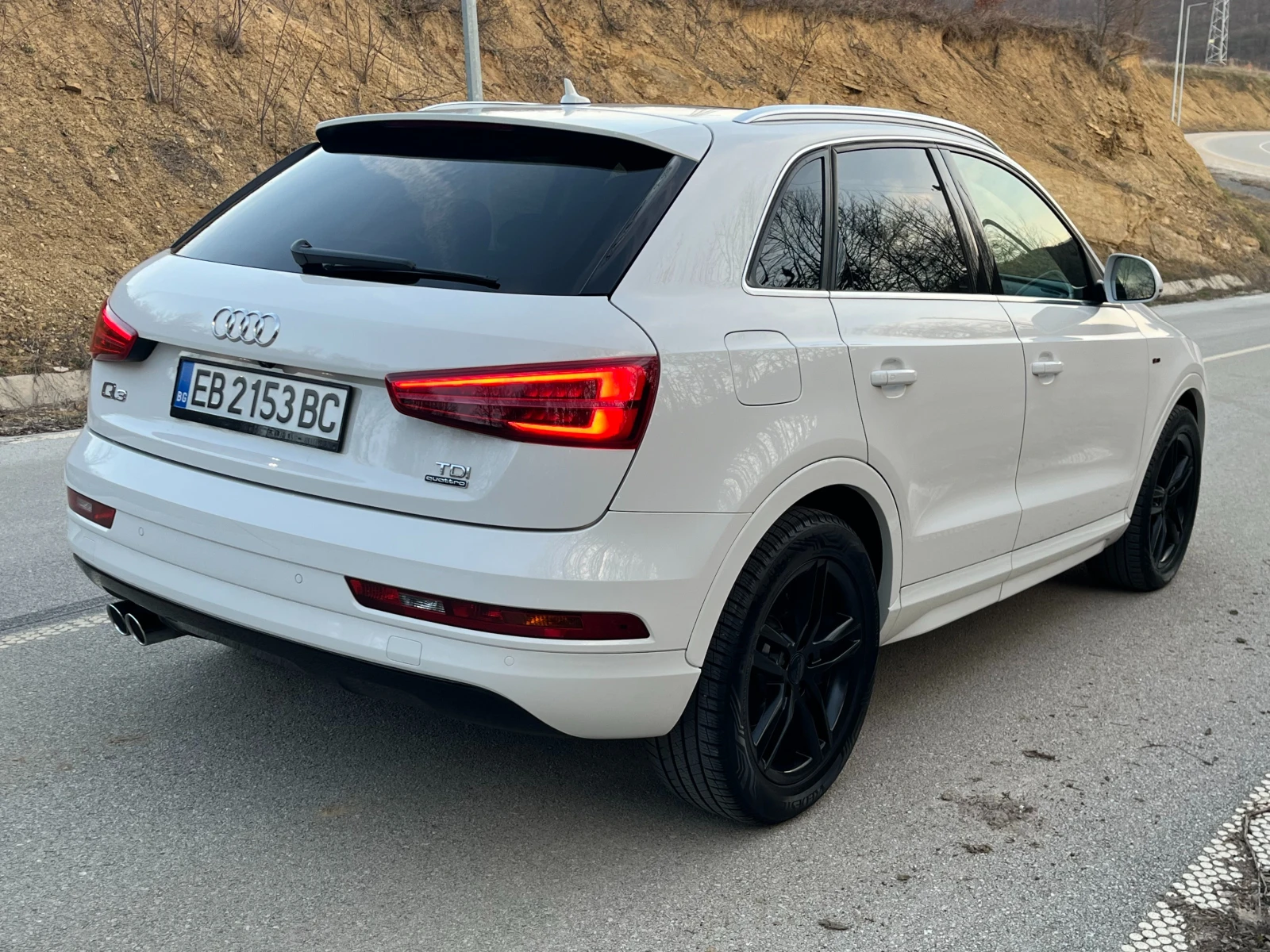 Audi Q3 Facelift* Quattro* S-Line* Панорама* , снимка 5 - Автомобили и джипове - 53975099