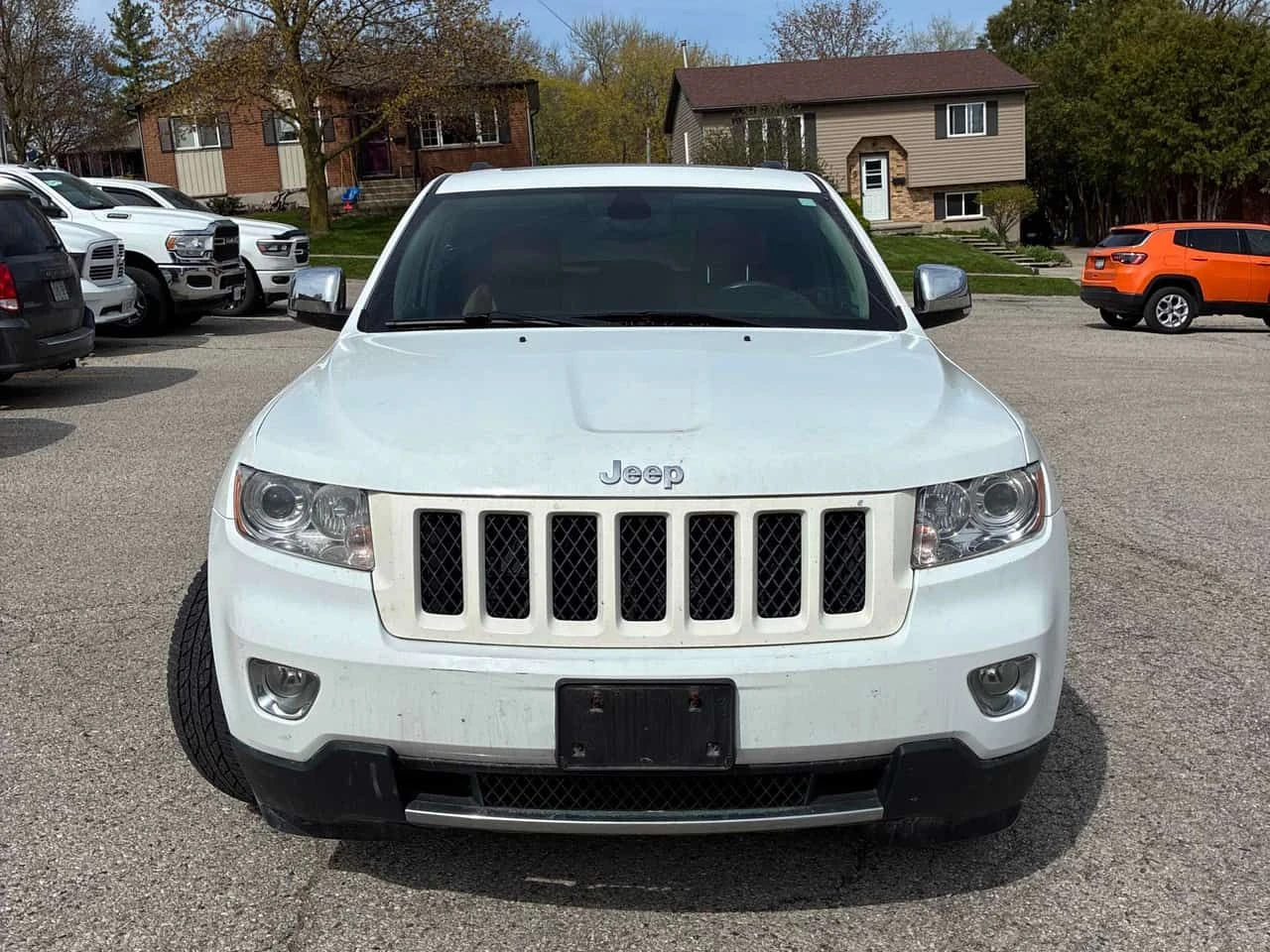 Jeep Grand cherokee * Overland * CARFAX * PANO * KEYLESS, снимка 6 - Автомобили и джипове - 54429890