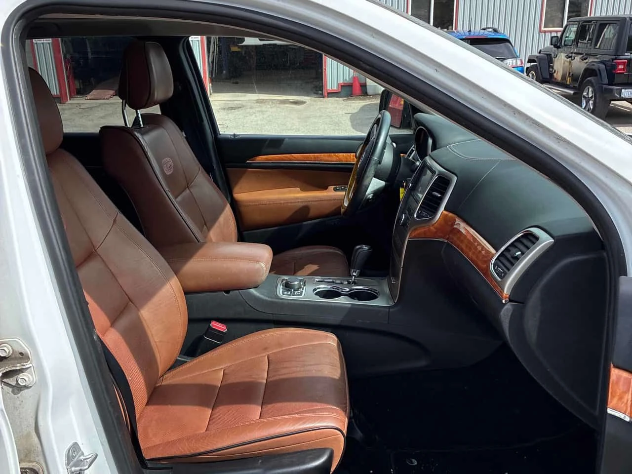 Jeep Grand cherokee * Overland * CARFAX * PANO * KEYLESS, снимка 12 - Автомобили и джипове - 54429890
