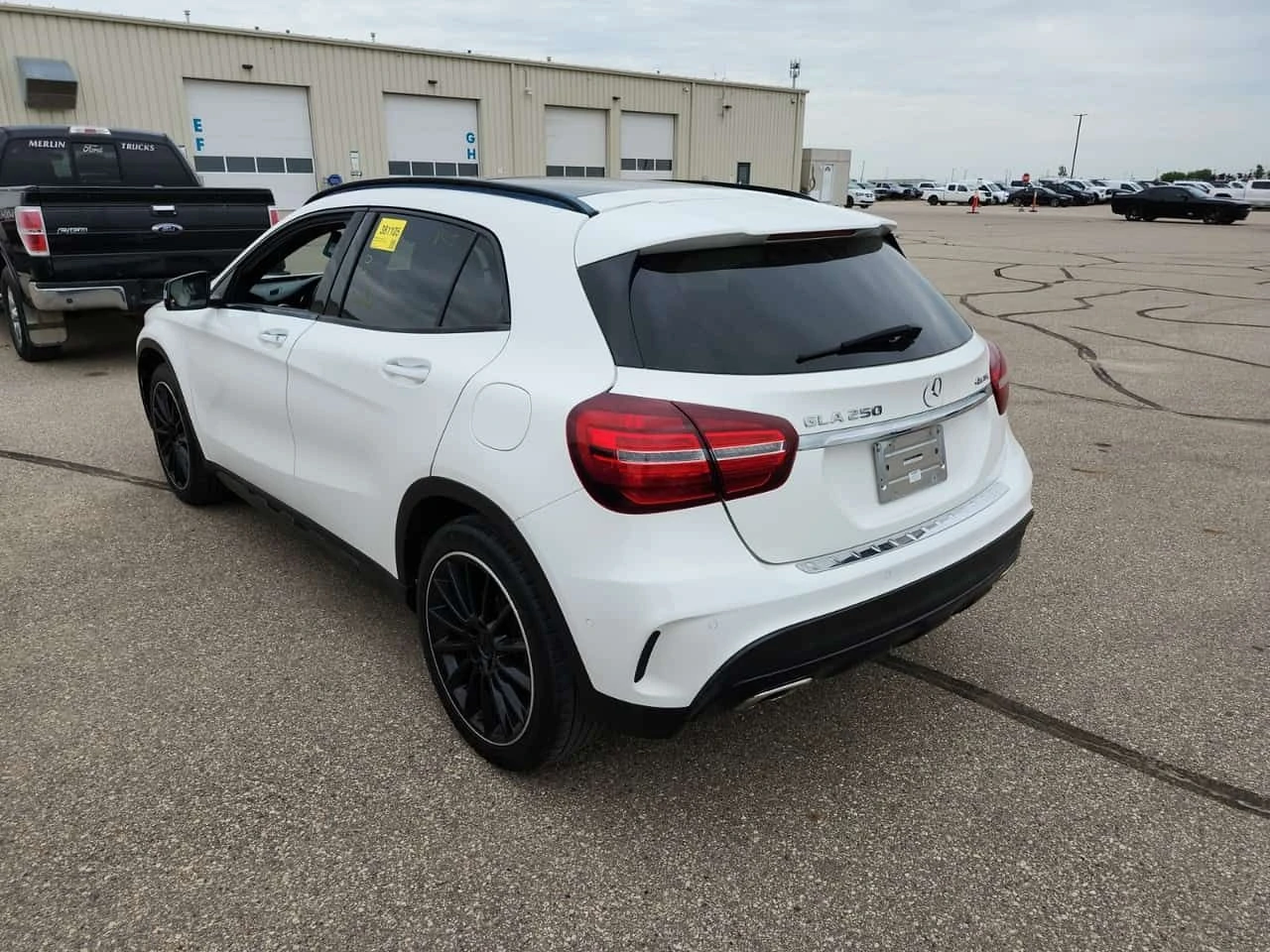 Mercedes-Benz GLA 250 AMG ПАКЕТ/CARFAX/ПОДГРЕВ/ПАМЕТ/ПАНОРАМА/, снимка 4 - Автомобили и джипове - 55305206