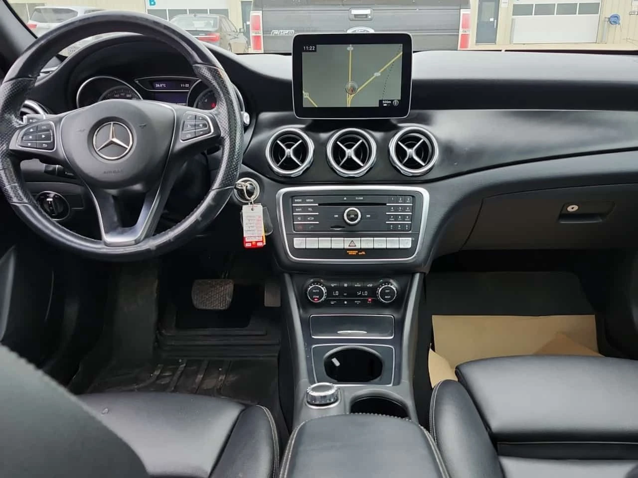 Mercedes-Benz GLA 250 AMG ПАКЕТ/CARFAX/ПОДГРЕВ/ПАМЕТ/ПАНОРАМА/, снимка 10 - Автомобили и джипове - 55305206