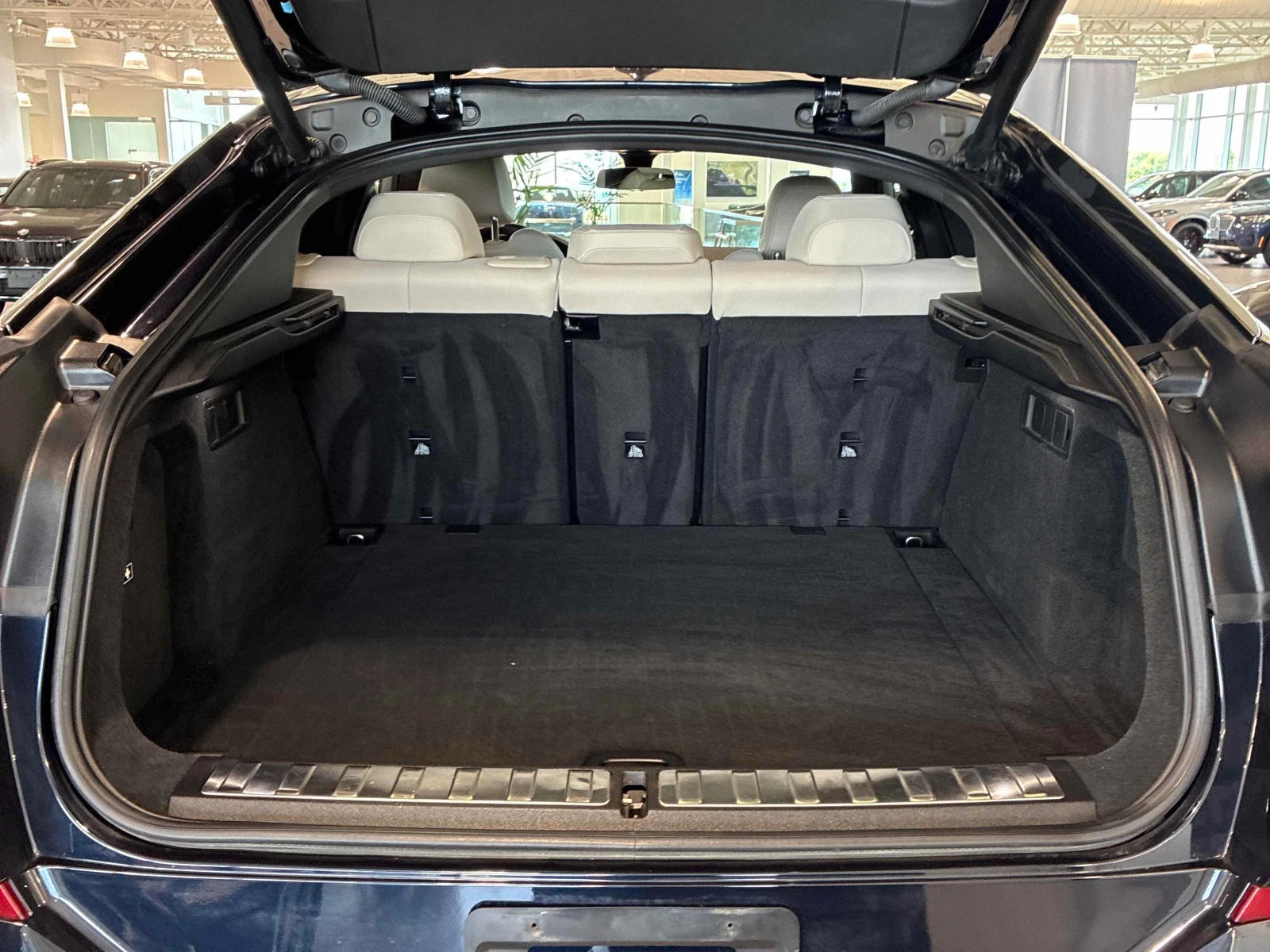 BMW X6 * xDrive40i * CARFAX * ОПЦИЯ ЗА ФИНАНСИРАНЕ, снимка 13 - Автомобили и джипове - 55879694